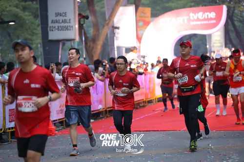 Race photo from ONE RUN 10 K
