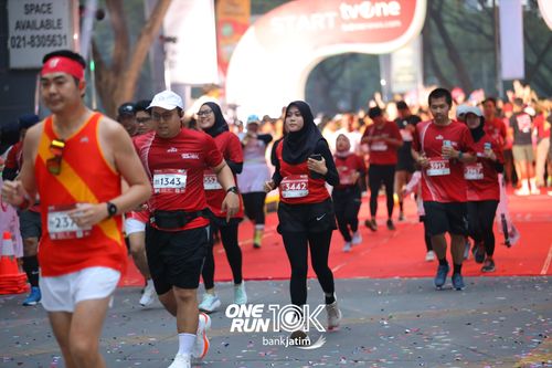 Race photo from ONE RUN 10 K