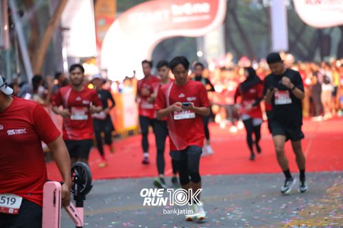 Race photo from ONE RUN 10 K