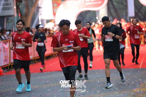 Race photo from ONE RUN 10 K