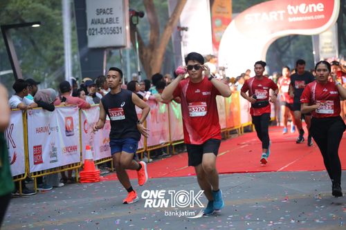 Race photo from ONE RUN 10 K