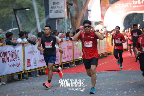 Race photo from ONE RUN 10 K