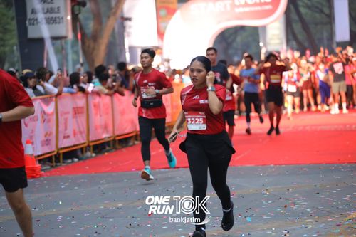 Race photo from ONE RUN 10 K
