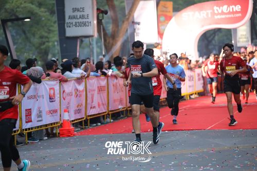 Race photo from ONE RUN 10 K