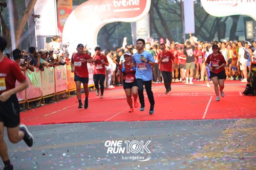Race photo from ONE RUN 10 K
