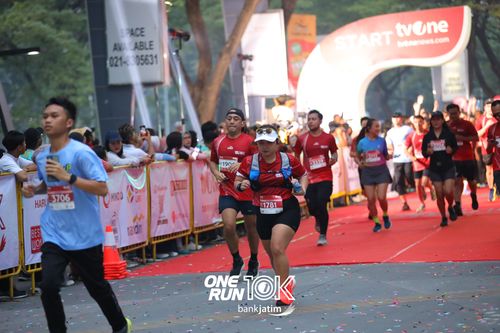 Race photo from ONE RUN 10 K