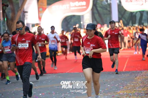 Race photo from ONE RUN 10 K
