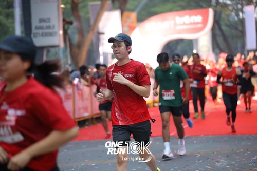 Race photo from ONE RUN 10 K