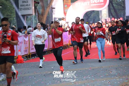 Race photo from ONE RUN 10 K