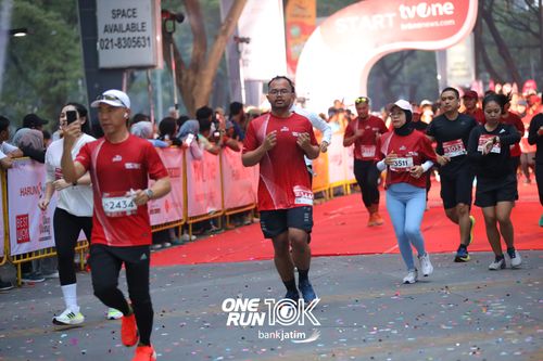 Race photo from ONE RUN 10 K
