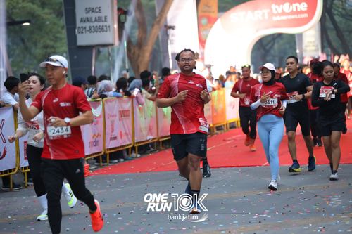 Race photo from ONE RUN 10 K