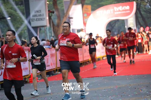 Race photo from ONE RUN 10 K