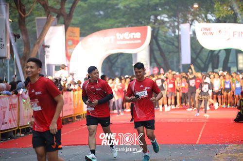 Race photo from ONE RUN 10 K