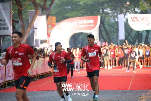 Race photo from ONE RUN 10 K