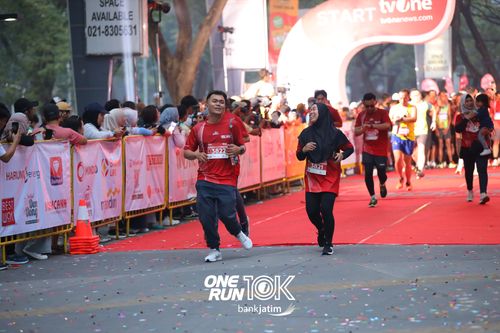 Race photo from ONE RUN 10 K