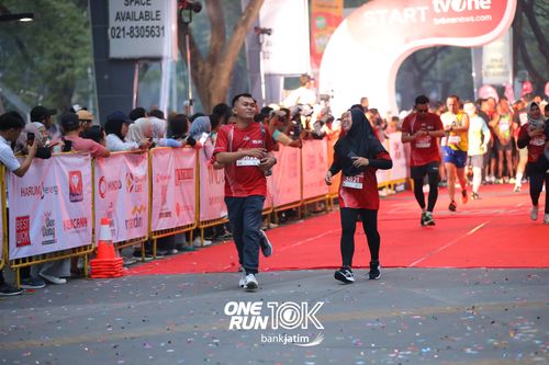 Race photo from ONE RUN 10 K