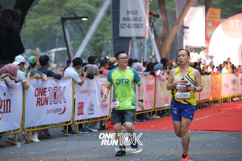 Race photo from ONE RUN 10 K
