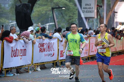 Race photo from ONE RUN 10 K