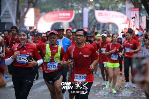 Race photo from ONE RUN 10 K