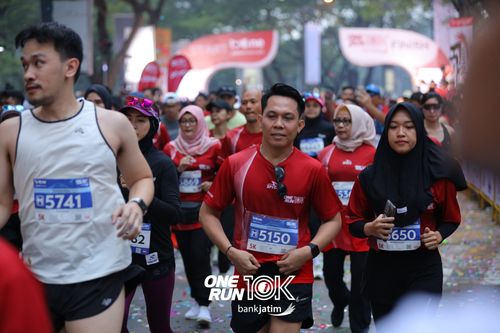 Race photo from ONE RUN 10 K