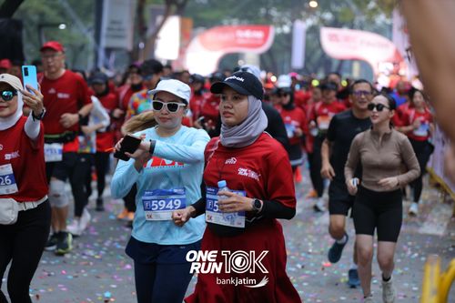Race photo from ONE RUN 10 K