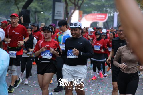 Race photo from ONE RUN 10 K