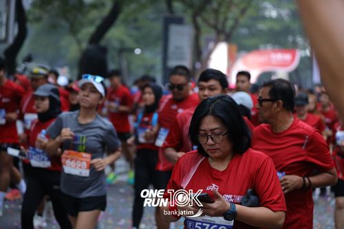 Race photo from ONE RUN 10 K