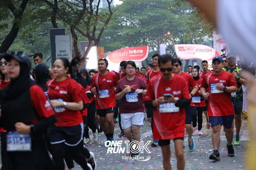 Race photo from ONE RUN 10 K