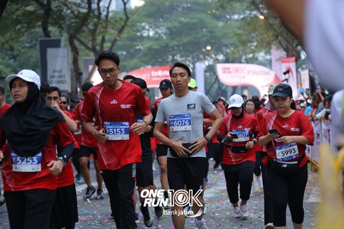 Race photo from ONE RUN 10 K