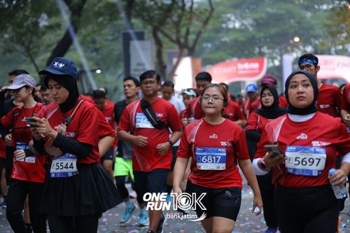 Race photo from ONE RUN 10 K