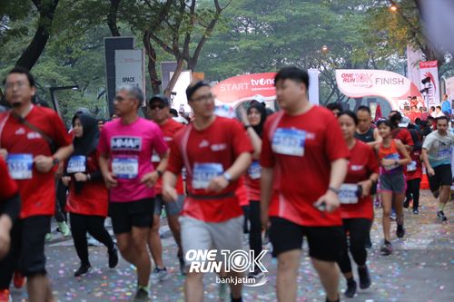 Race photo from ONE RUN 10 K