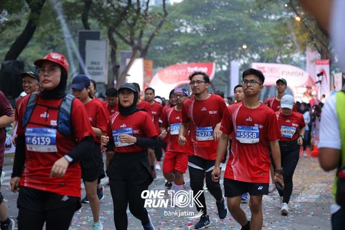 Race photo from ONE RUN 10 K