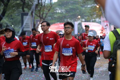 Race photo from ONE RUN 10 K