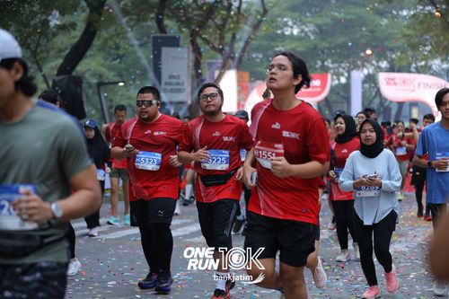 Race photo from ONE RUN 10 K