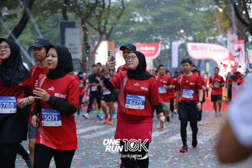 Race photo from ONE RUN 10 K