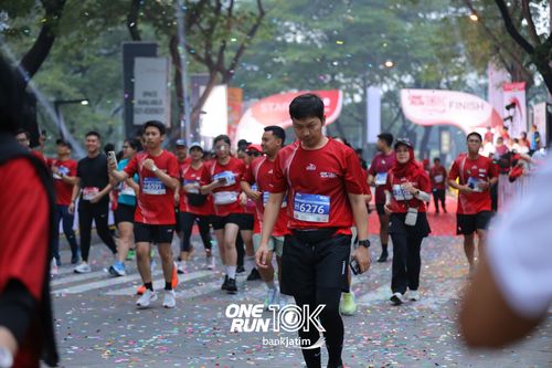 Race photo from ONE RUN 10 K