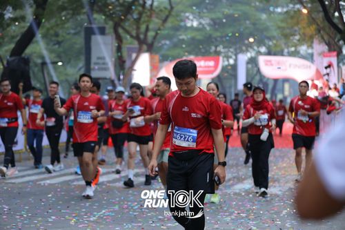 Race photo from ONE RUN 10 K