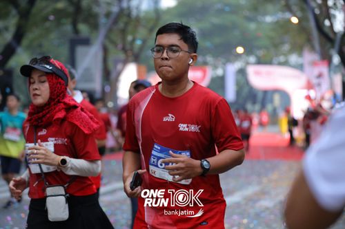 Race photo from ONE RUN 10 K