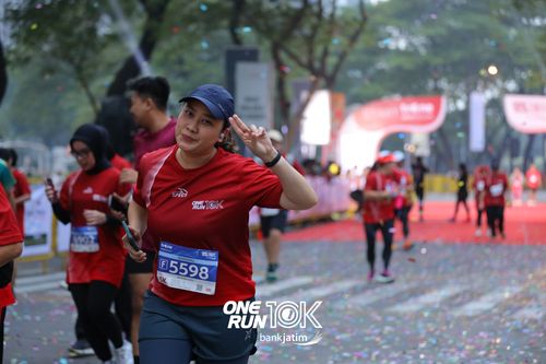 Race photo from ONE RUN 10 K