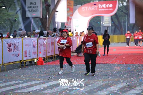 Race photo from ONE RUN 10 K