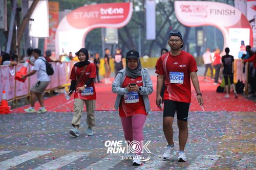 Race photo from ONE RUN 10 K