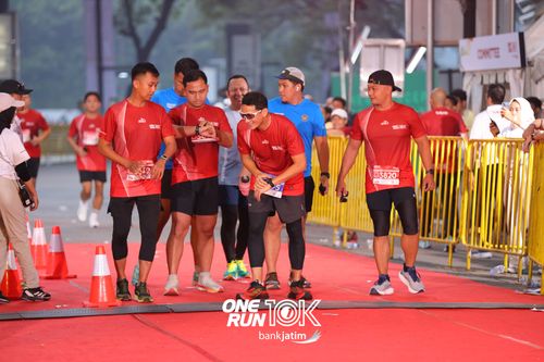 Race photo from ONE RUN 10 K