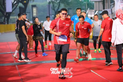 Race photo from ONE RUN 10 K