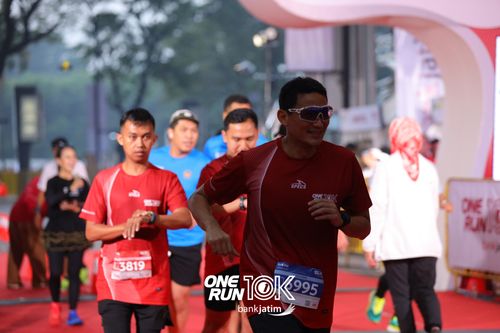 Race photo from ONE RUN 10 K
