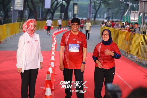 Race photo from ONE RUN 10 K