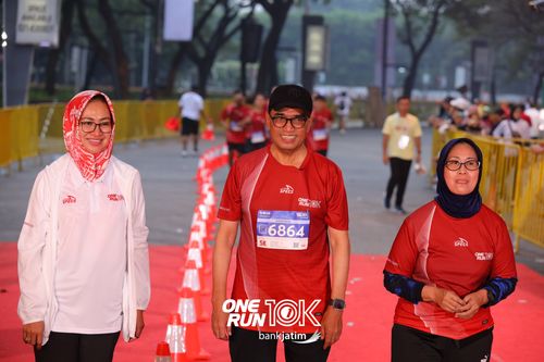Race photo from ONE RUN 10 K
