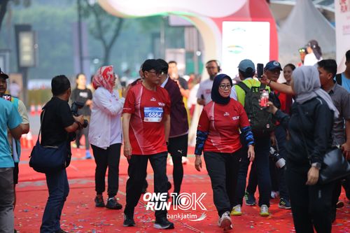 Race photo from ONE RUN 10 K