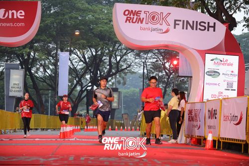 Race photo from ONE RUN 10 K