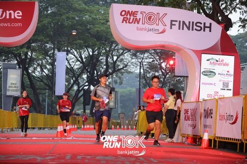 Race photo from ONE RUN 10 K
