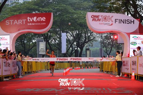 Race photo from ONE RUN 10 K
